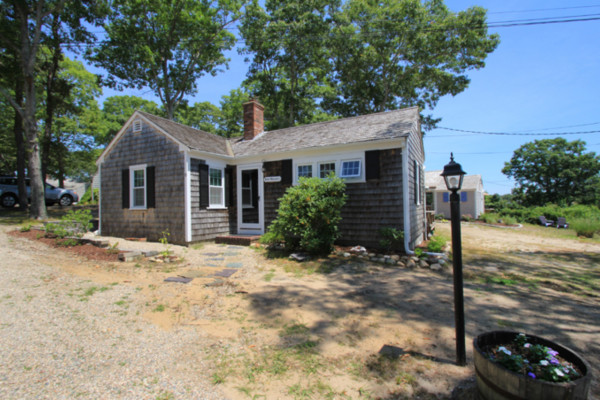 Book Mainsail Cottage Cape Cod Massachusetts All Cabins