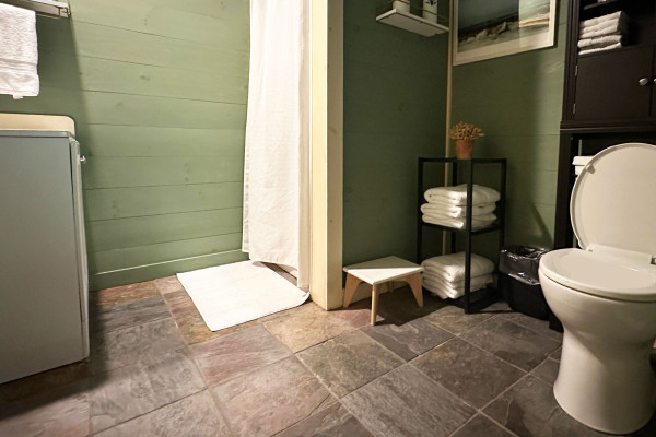 Annex - Bathroom