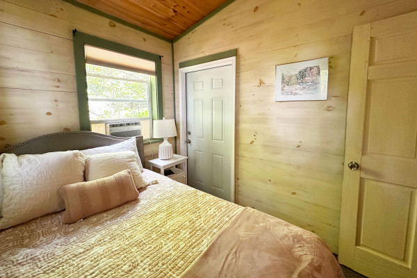 Annex - Queen Bedroom