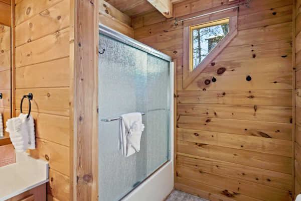 Modern Bath & Shower